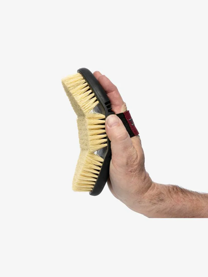 LeMieux Flexi Scrubbing Brush Black-2